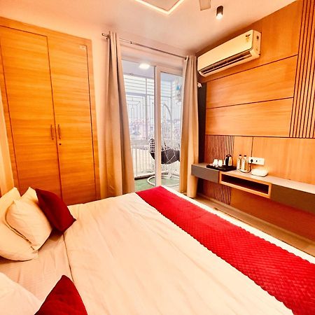 Pearl Grand Boutique Cottage In Omaxe Anandam Vrindavan - #Premium Ac Rooms With Balcony #Big Parking #Lift #Garden #Peaceful Area #Near Prem Mandir #Property Of The Year #Most Awarded Экстерьер фото
