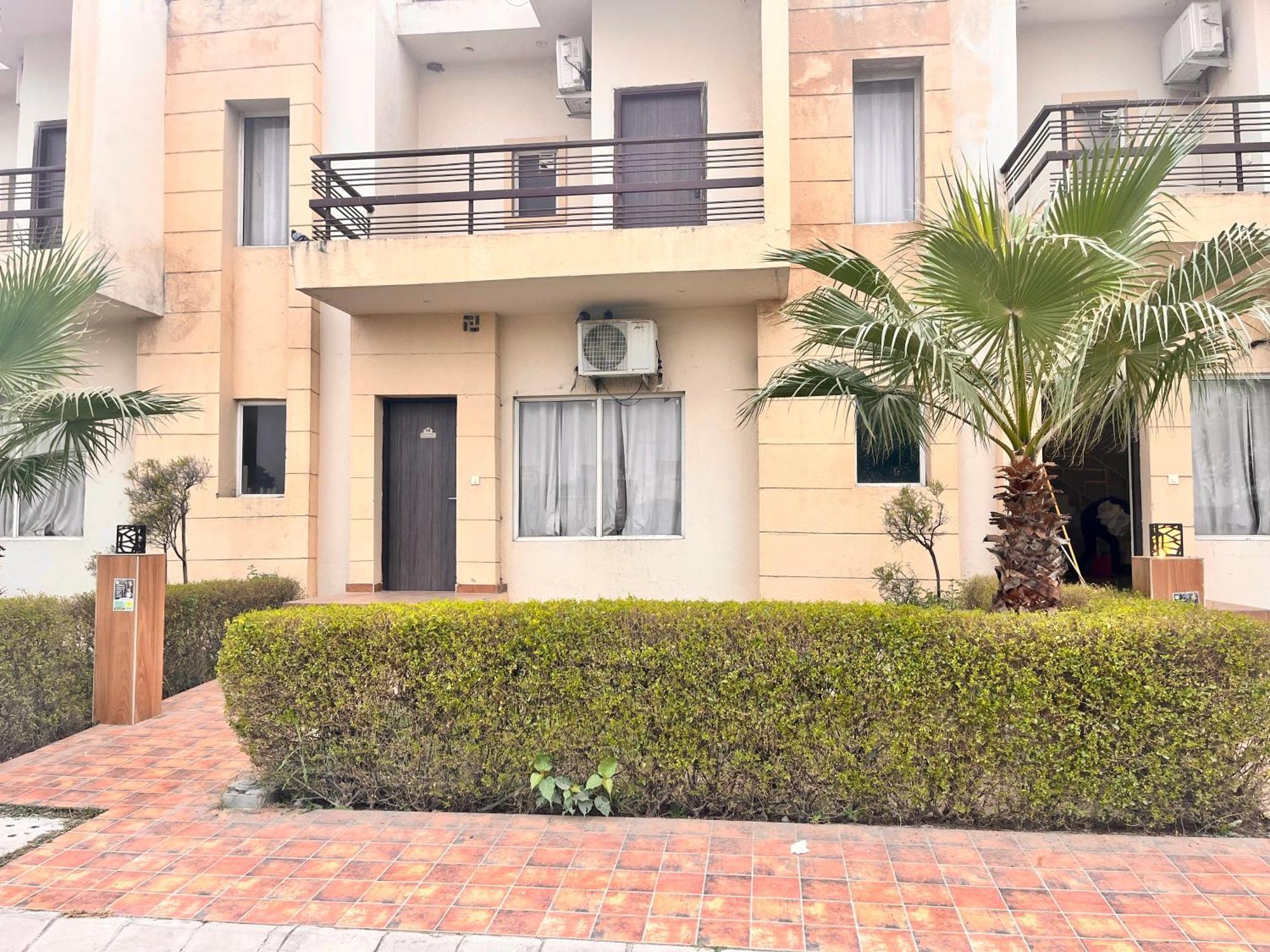 Pearl Grand Boutique Cottage In Omaxe Anandam Vrindavan - #Premium Ac Rooms With Balcony #Big Parking #Lift #Garden #Peaceful Area #Near Prem Mandir #Property Of The Year #Most Awarded Экстерьер фото