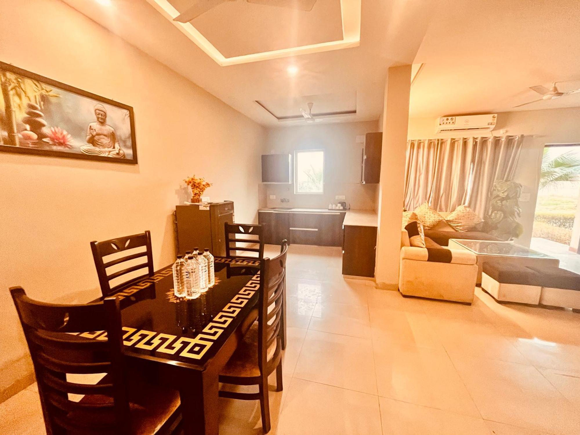 Pearl Grand Boutique Cottage In Omaxe Anandam Vrindavan - #Premium Ac Rooms With Balcony #Big Parking #Lift #Garden #Peaceful Area #Near Prem Mandir #Property Of The Year #Most Awarded Экстерьер фото