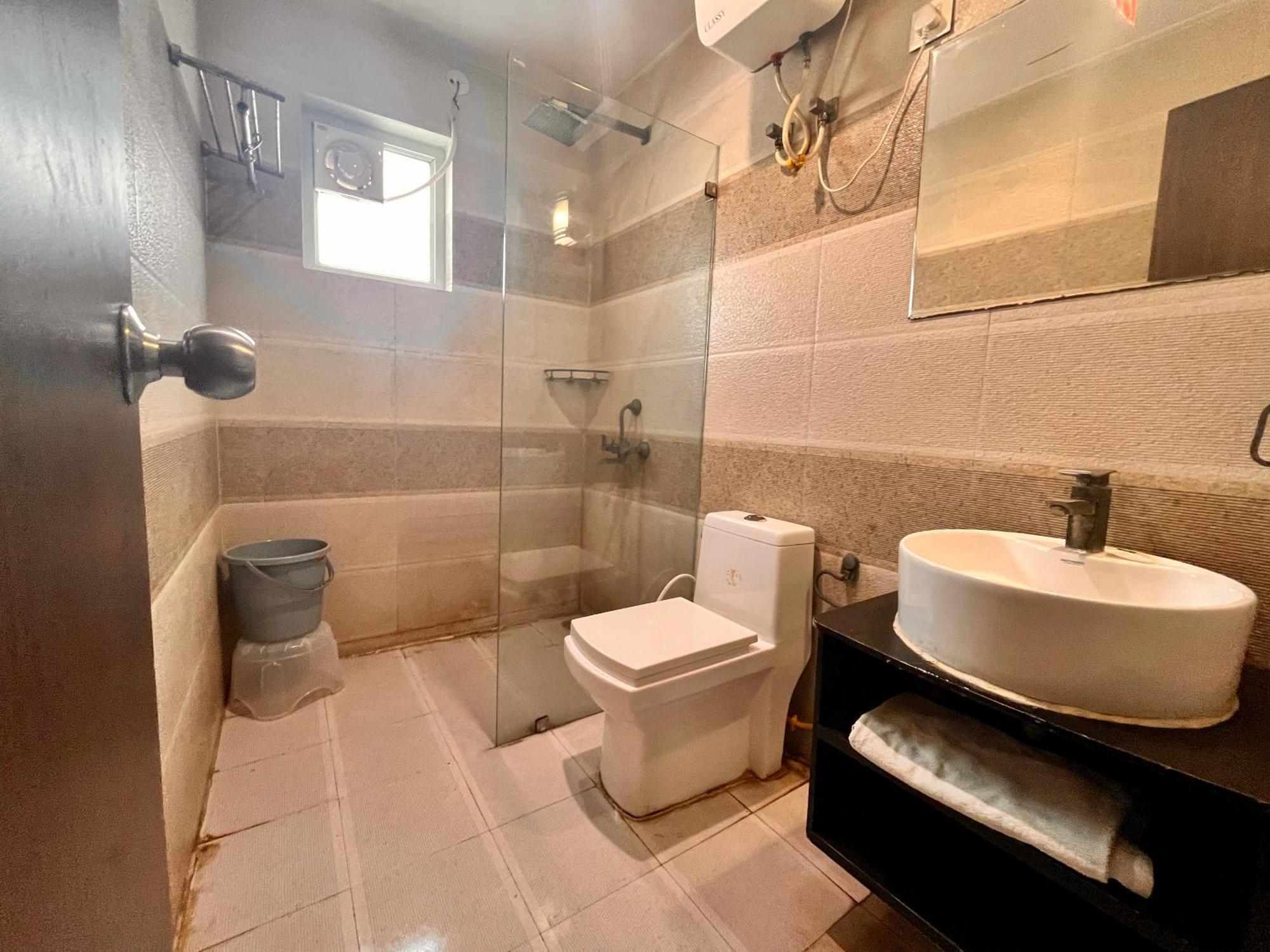 Pearl Grand Boutique Cottage In Omaxe Anandam Vrindavan - #Premium Ac Rooms With Balcony #Big Parking #Lift #Garden #Peaceful Area #Near Prem Mandir #Property Of The Year #Most Awarded Экстерьер фото