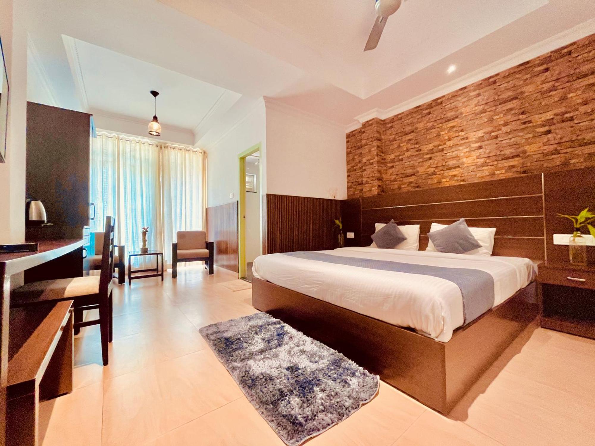 Pearl Grand Boutique Cottage In Omaxe Anandam Vrindavan - #Premium Ac Rooms With Balcony #Big Parking #Lift #Garden #Peaceful Area #Near Prem Mandir #Property Of The Year #Most Awarded Экстерьер фото