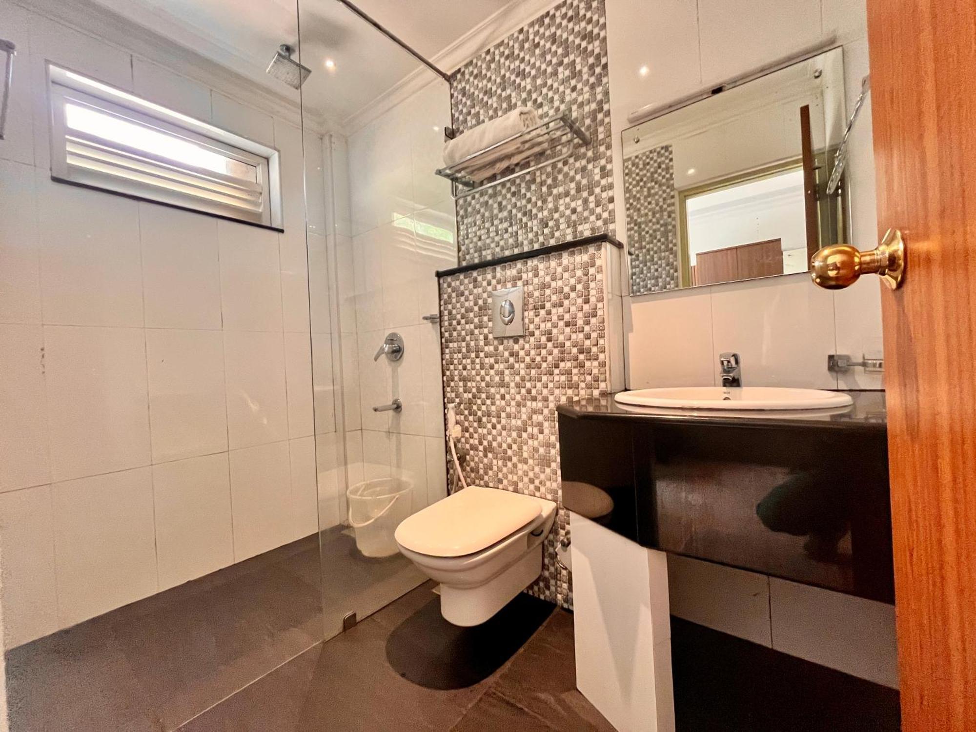 Pearl Grand Boutique Cottage In Omaxe Anandam Vrindavan - #Premium Ac Rooms With Balcony #Big Parking #Lift #Garden #Peaceful Area #Near Prem Mandir #Property Of The Year #Most Awarded Экстерьер фото