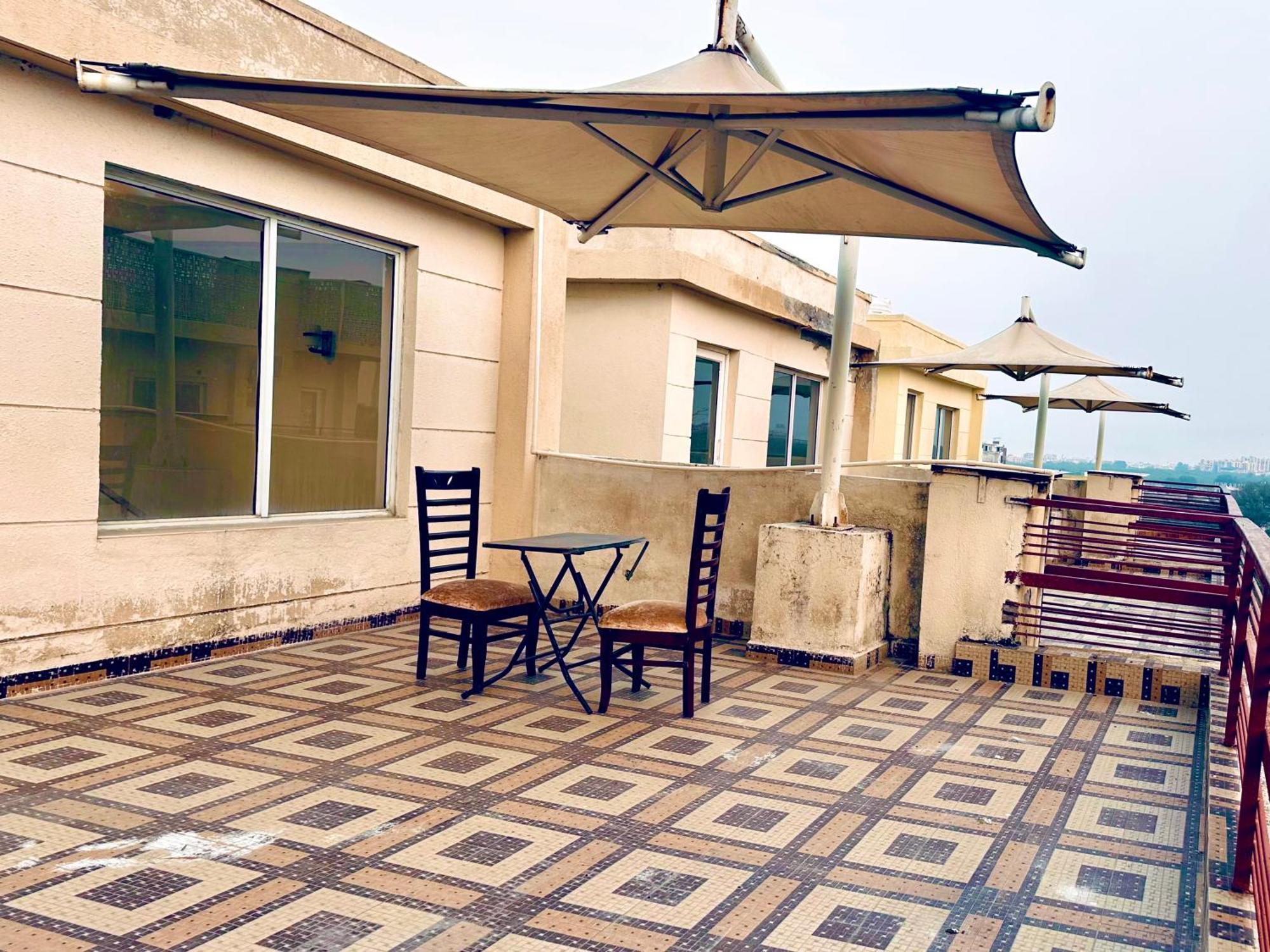 Pearl Grand Boutique Cottage In Omaxe Anandam Vrindavan - #Premium Ac Rooms With Balcony #Big Parking #Lift #Garden #Peaceful Area #Near Prem Mandir #Property Of The Year #Most Awarded Экстерьер фото